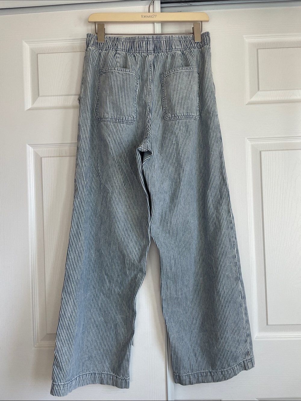 GAP Wide-Leg Drawstring Jeans in Light Blue Stripe - Picture 8 of 10